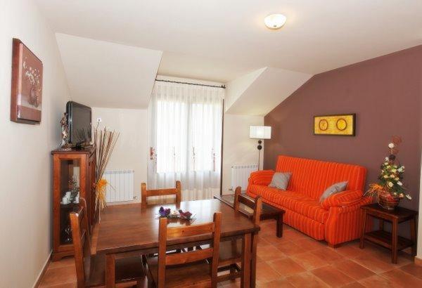 Apartamentos Pirineos Ordesa El Pueyo de Araguas Екстер'єр фото