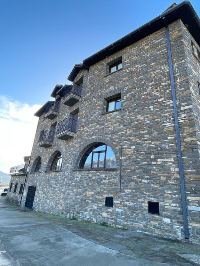 Apartamentos Pirineos Ordesa El Pueyo de Araguas Екстер'єр фото