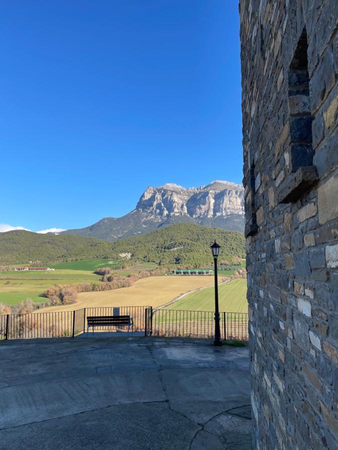Apartamentos Pirineos Ordesa El Pueyo de Araguas Екстер'єр фото
