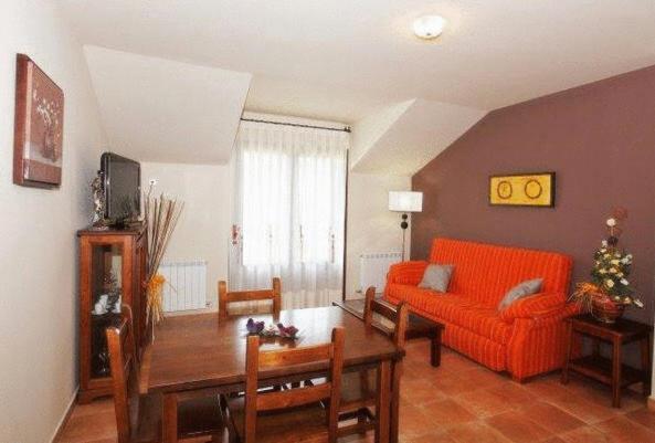 Apartamentos Pirineos Ordesa El Pueyo de Araguas Екстер'єр фото