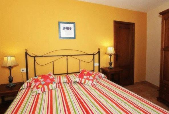 Apartamentos Pirineos Ordesa El Pueyo de Araguas Екстер'єр фото